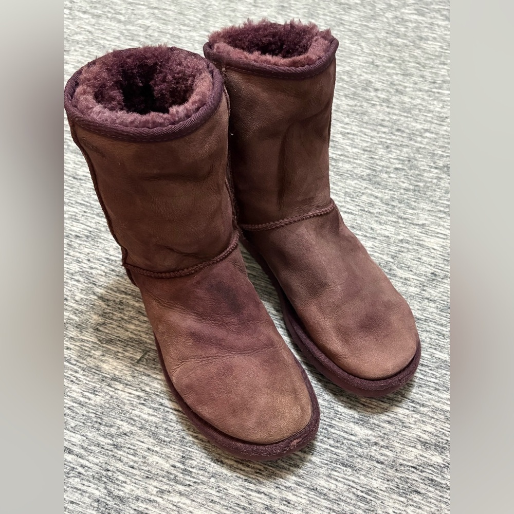 UGG Classic Short Boots Ladies 8 - Picture 5 of 8